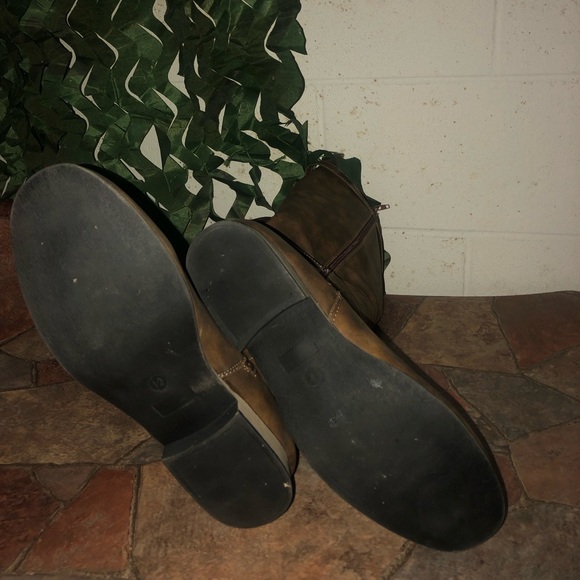 Brown mid calf Women's Boots - Picture 2 of 6